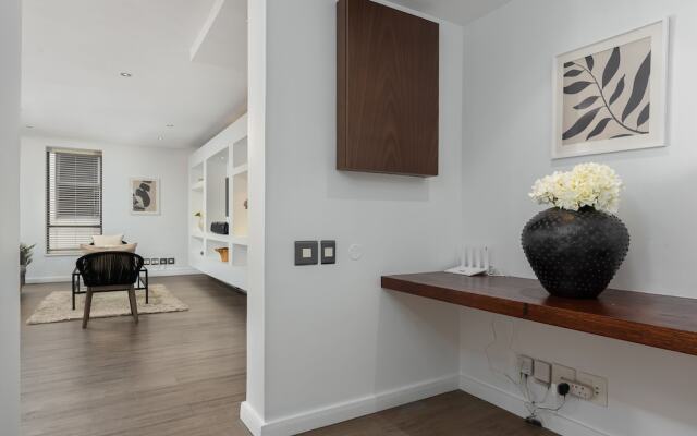 Mandela Rhodes T1001