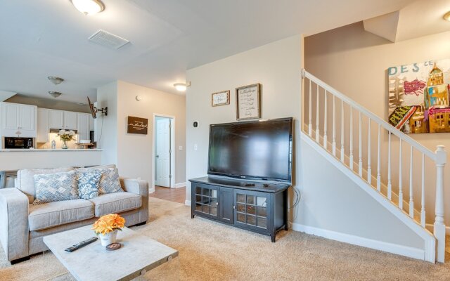 Pet-friendly Atlanta Home: 9 Mi to Downtown!