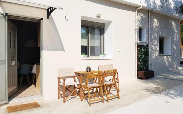 Colimbos accommodation, 2 min from the beach