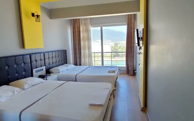 Anemonia Hotel