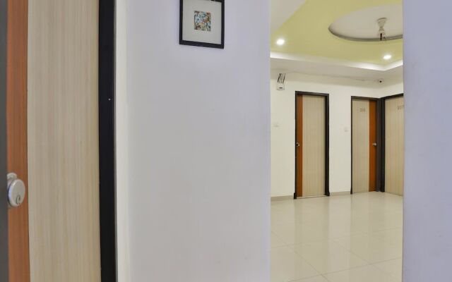 OYO 13398 Hotel Relish