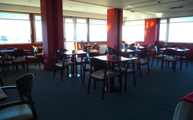 Hotel Mil 810