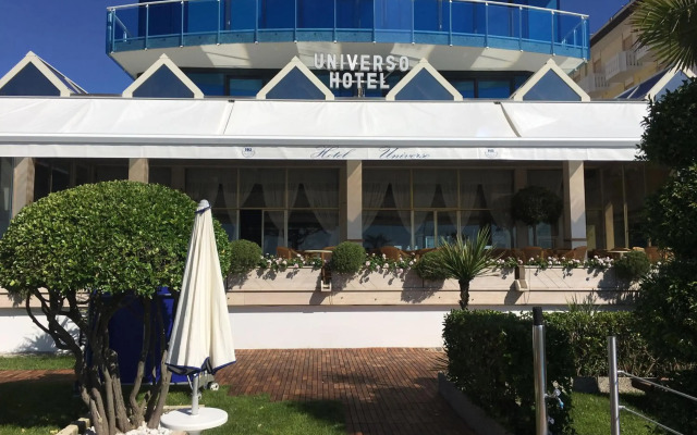 Hotel Universo