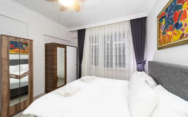 Pleasant Flat With Balcony in Kaleici
