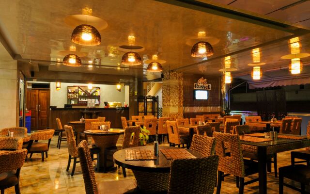 Russel Hotel