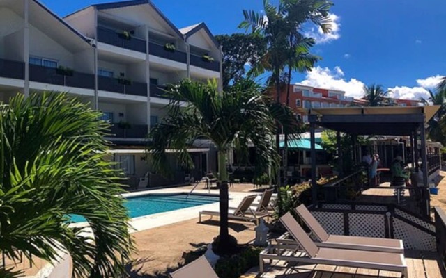 Tropical Sunset Beach Apartment Hotel