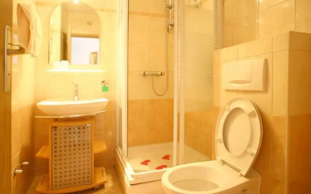 Apartments with a parking space Baska Voda, Makarska - 16517
