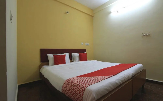 Varsha Boarding and Lodge by OYO Rooms