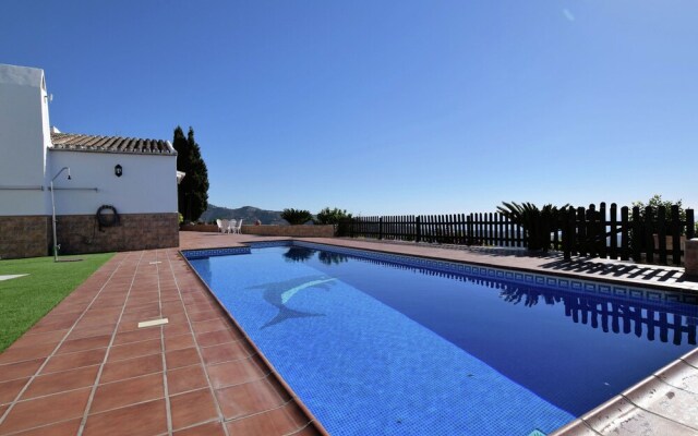 Tasteful and Modern Villa With Private Swimming Pool