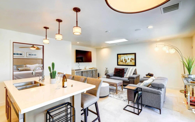 Paradise Valley Abode: Pool, Near Downtown Phoenix