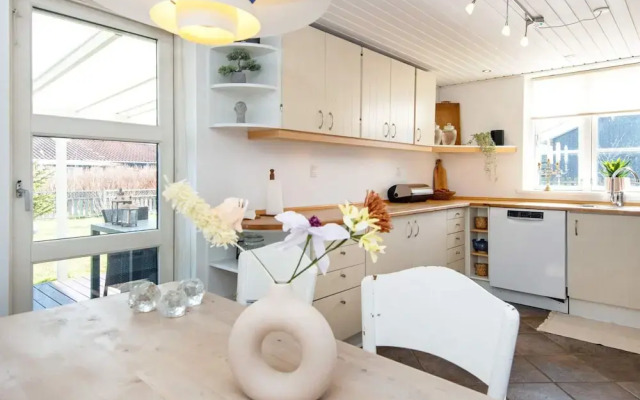 8 Person Holiday Home in Grenaa