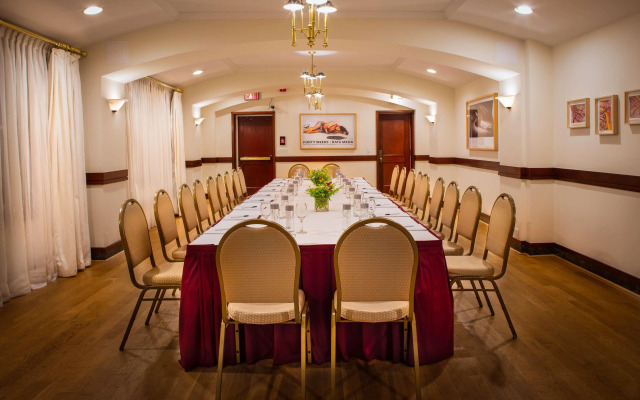 The Roger Smith Hotel