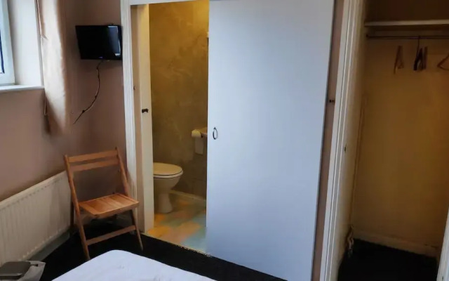 OYO Elnor Guest House