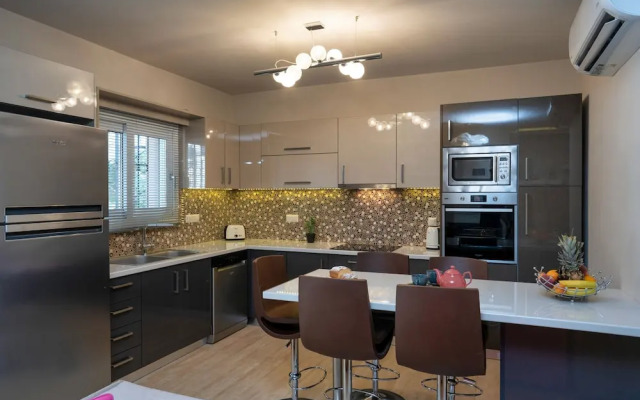 City Gem Apartment