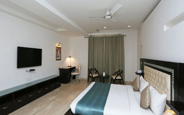 OYO 13564 Near Prem Mandir