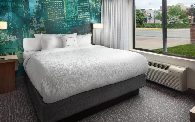 Courtyard by Marriott Indianapolis at the Capitol