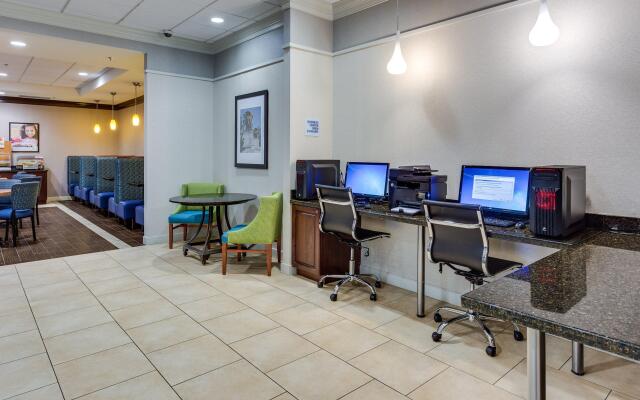 Holiday Inn Express Washington DC SW - Springfield by IHG