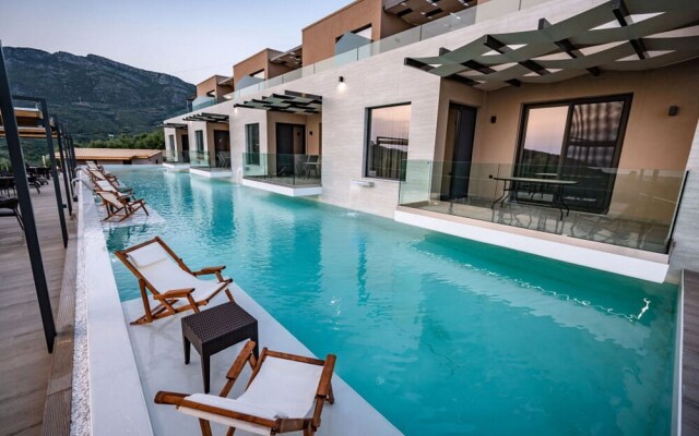 Serenity Suites Sea View 3