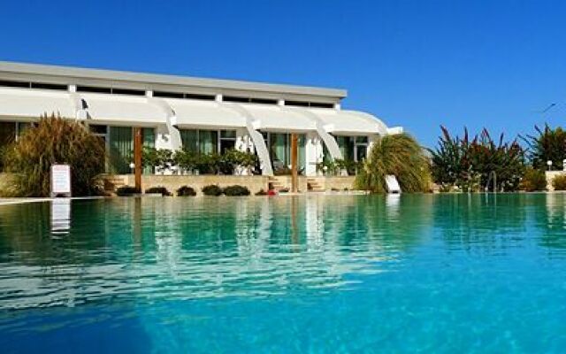 Fairmont Holiday Village
