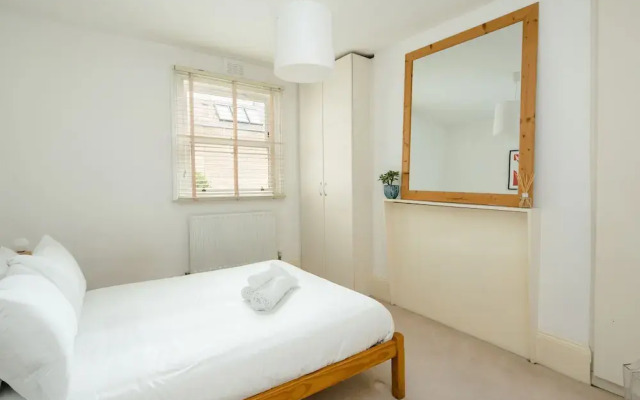Beautiful Designer Flat in Maida Vale, Sleeps 4