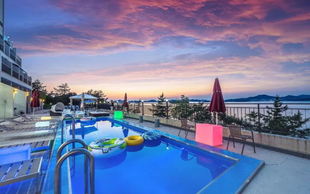 Yeosu Lastella Pension