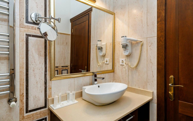 La Strada Boutique Villa