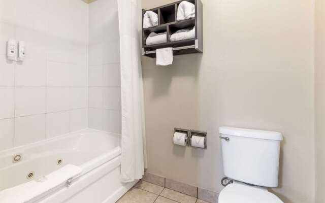 Quality Inn & Suites Wichita Falls I-44