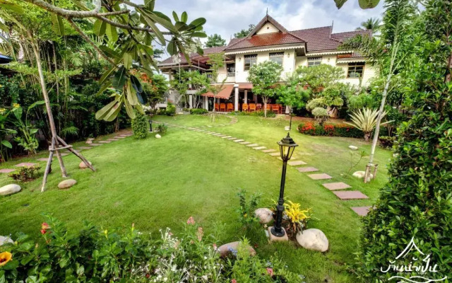 Baan Nam Pen Resort