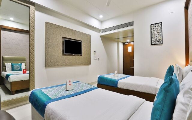 OYO 13253 The Grand Vinayak Hotel