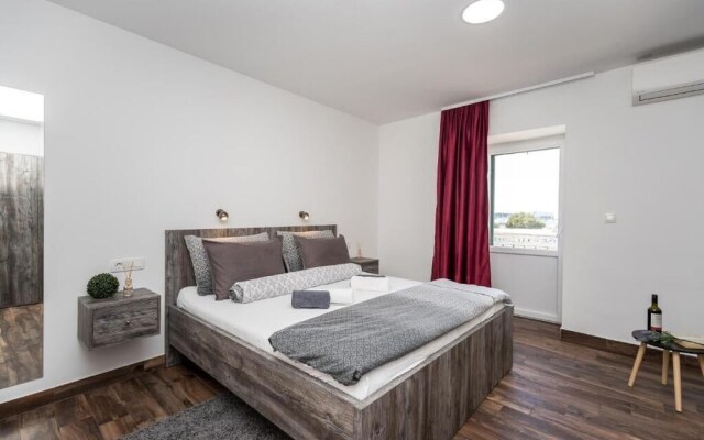 Apinelo Port Rooms