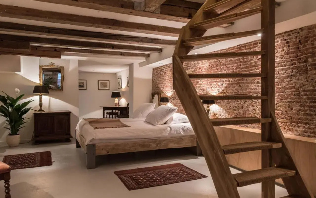 Classy Room 17th C Canalhouse - Hotel in อัมสเตอร์ดัม - Photo 3