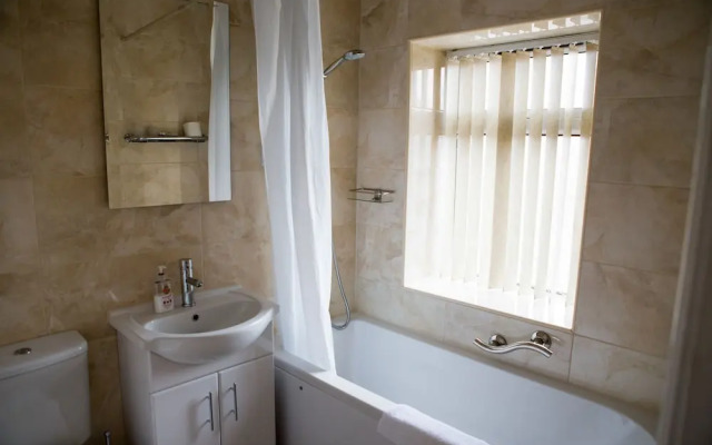 Oak House B&B