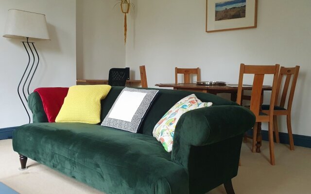 Charming 2-bed Apartment in Bournemouth