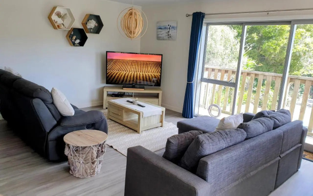 Unique Estuary & Bird Apartment in Te Haumi Paihia