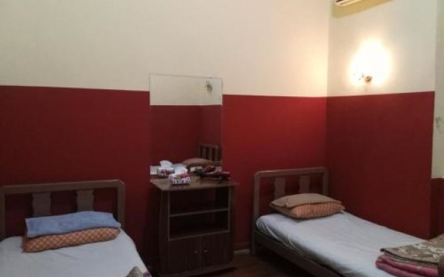 Safary Hotel - Hostel