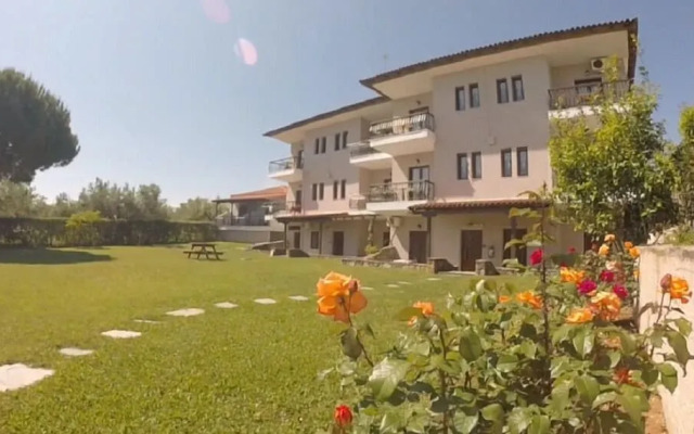 Marios Garden House