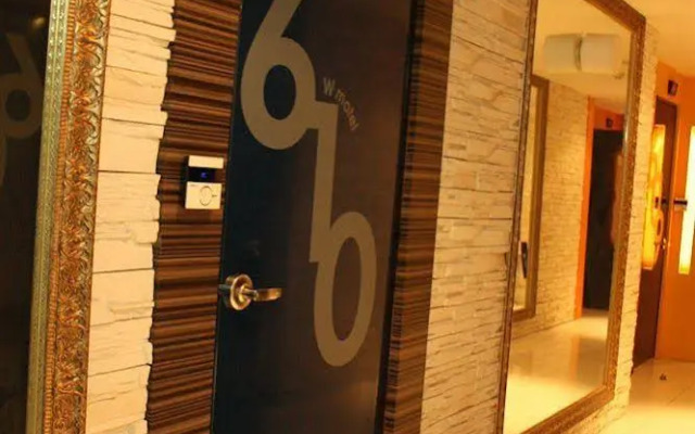W Motel