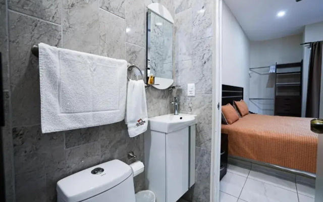 Hotel y Suites Los Encantos