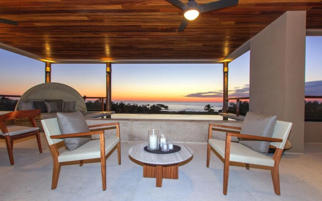 Sunny Vacation Condo 6