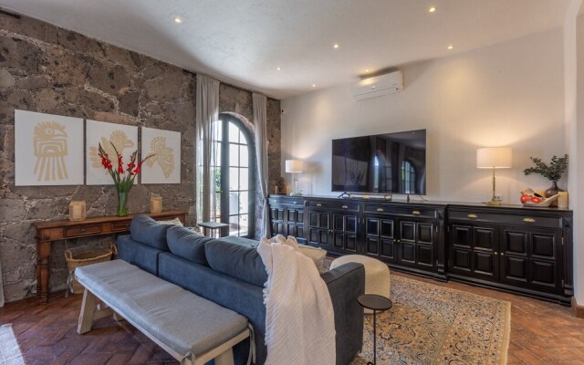 Panoramic Paradise 3BR Overlooking SMA