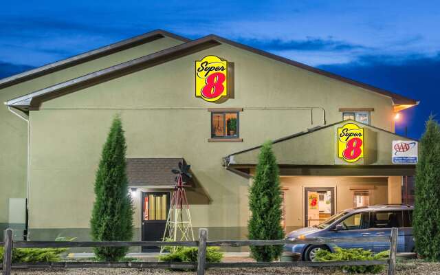 Super 8 by Wyndham Colby