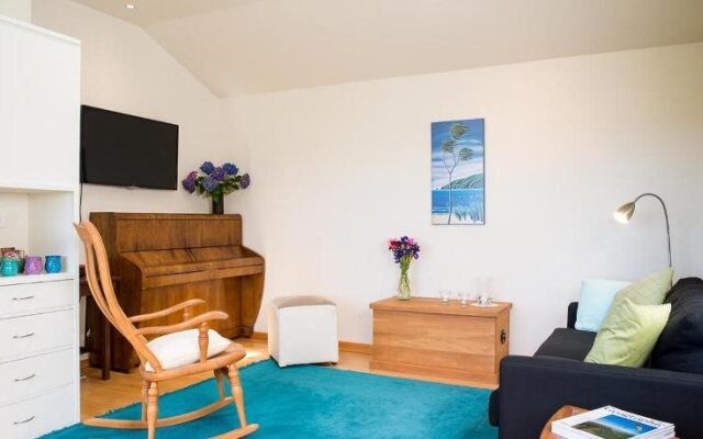 Abel Tasman Ocean View Chalet