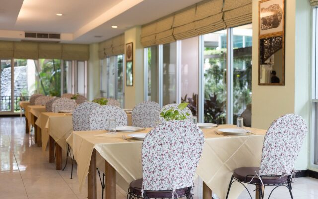 Eastern Grand Palace Hotel
