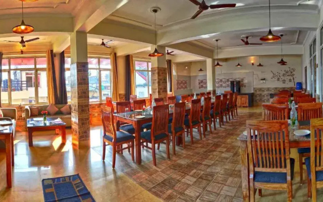 OYO 7026 Highland Village Resort