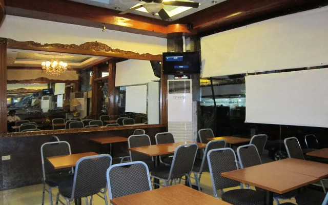 Victoria Suites