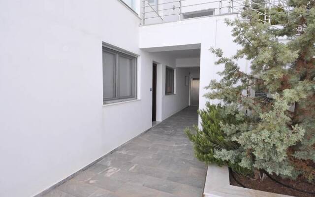 Theseus Beach Apartment