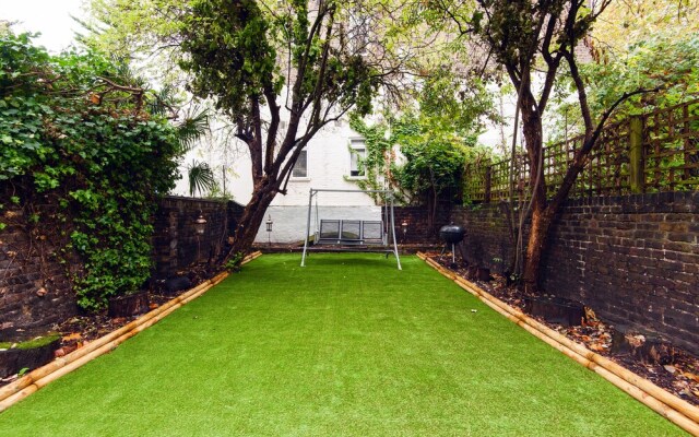 The Earl's Court Garden Gem - NKN