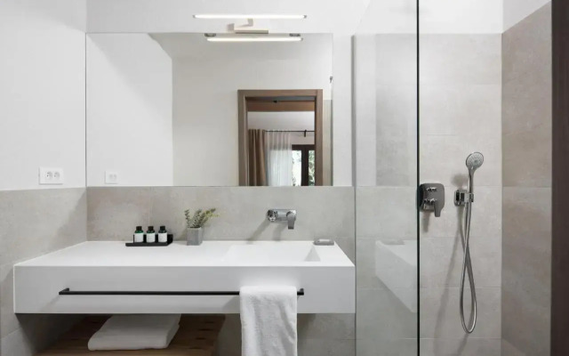 Vale Residence - exclusive & private property by the sea