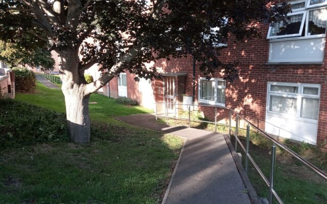 1-bed Apartment in Bridport Great Location