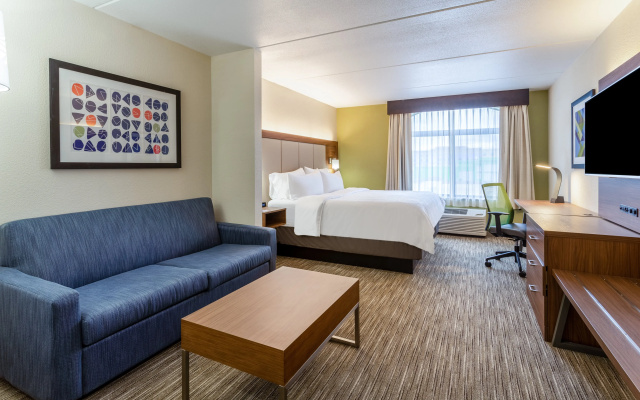Holiday Inn Express & Suites Cedar Falls - Waterloo by IHG